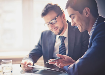 上海討債律師正規(guī)合法咨詢借錢不還被持刀棍追砍的人